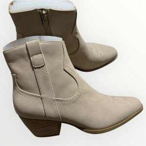 DOLCE VITA Pueblo Short Western Womens Boots Size 6
